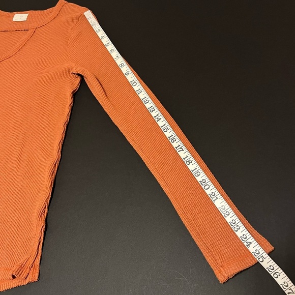 T.LA Nadia cut out waffle knit long sleeve thermal, terracota, oversized XS - Picture 5 of 12
